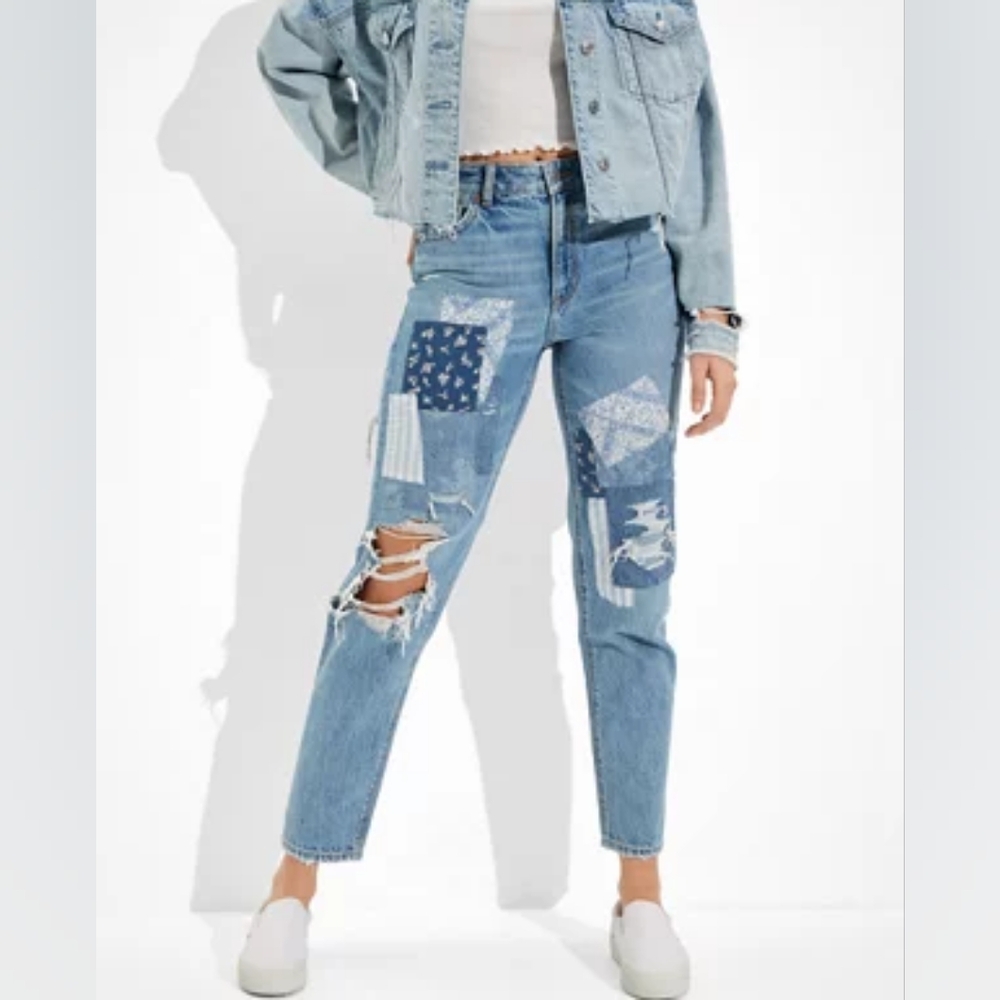 American Eagle Mom Strainght Jeans